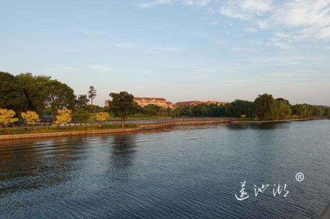 阳澄湖半岛自行车道的风景