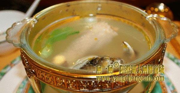 六月黄炖母鸡